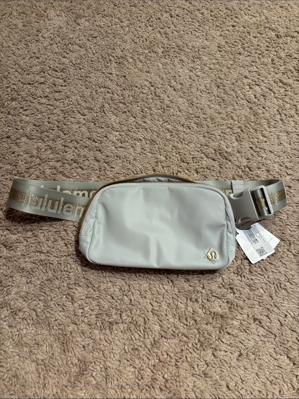 Lululemon Light Grey Belt Bag with Gold Logo Discontinued and Rare Colour